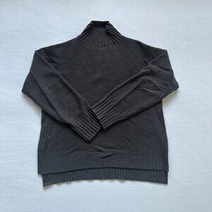 Everlane Boxy Turtleneck in 100% Recycled Cashmere - Size S